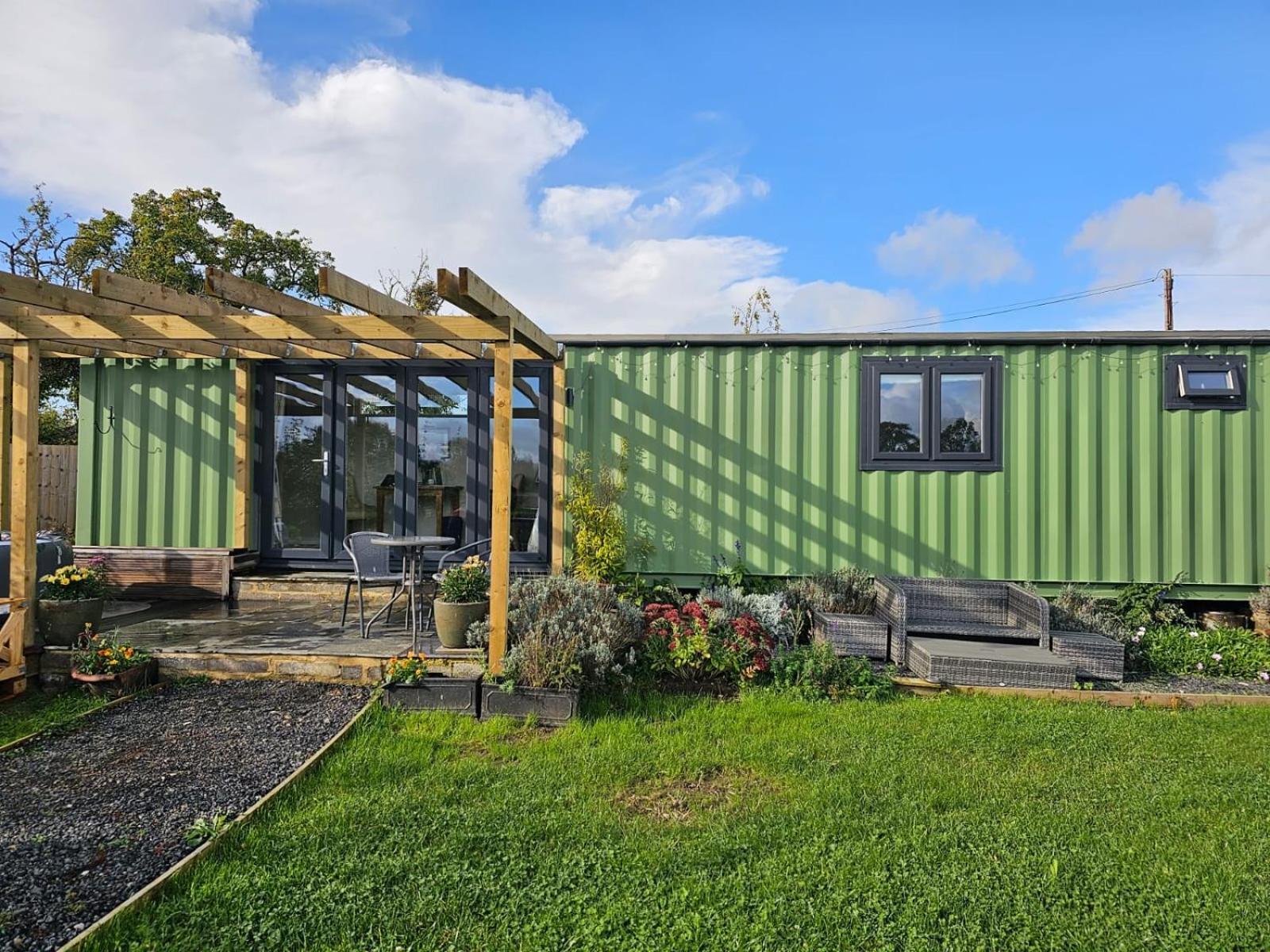 Sweet Pea Cabin Badsey Экстерьер фото