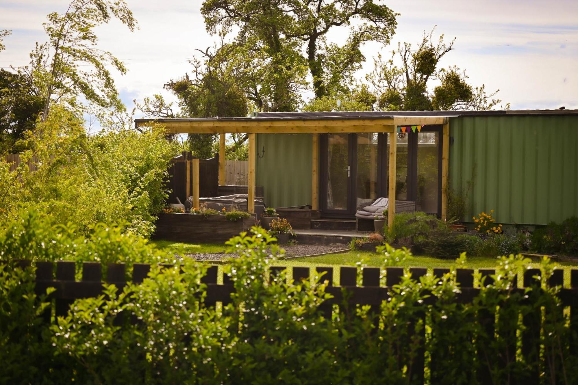 Sweet Pea Cabin Badsey Экстерьер фото